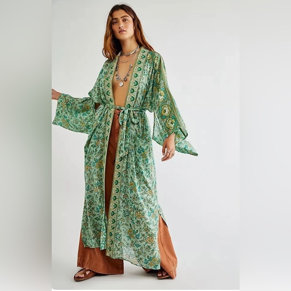Spell And The Gypsy Collective Folk Song Maxi Robe Kimono Sage Green S/M